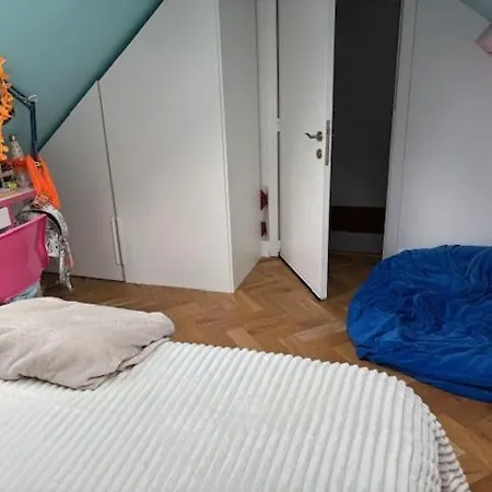 Apartament In Maison De Metre In Etterbeek Bruksela