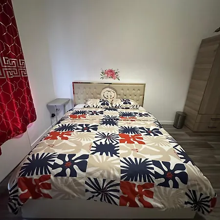 Modern & Comfortable Center Oasis~king Bed ! Διαμέρισμα *