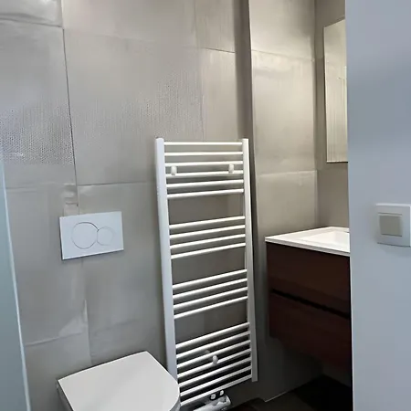 With Ensuite And Garden Bruxelles