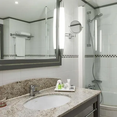 Nh Collection Centre Hotel 4*