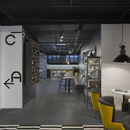 ズーム 4* ブリュッセル