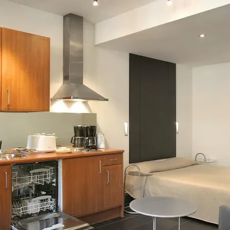 Azimut Flathotel شقة فندقية 3*