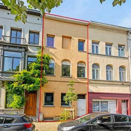 Escape Sleeps 6 Apartment Brussels