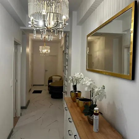 Design Avec Jardin Sur Avenue Louise 499 בריסל