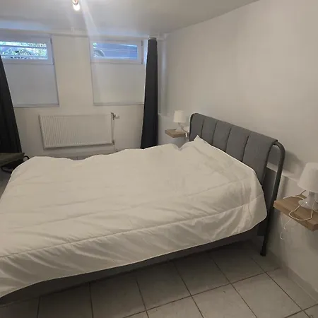 Apartment Escape Sleeps 6 *