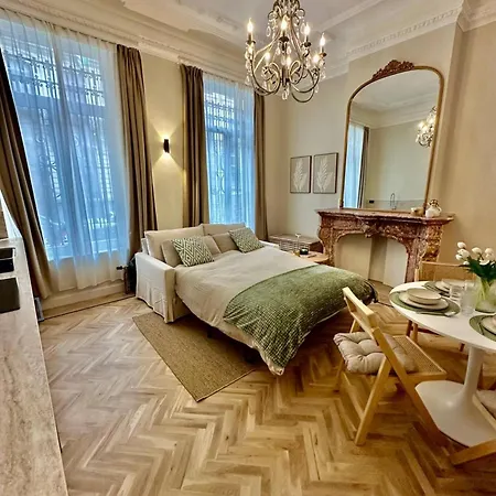 Charm And Comfort Apartment