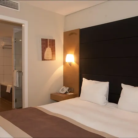 B-aparthotel Grand Place 4*