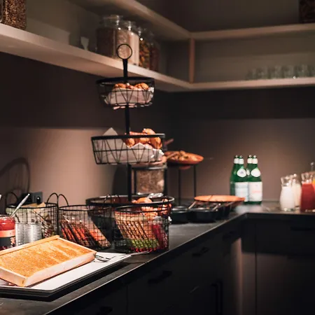 فندق Pillows Centre 4*