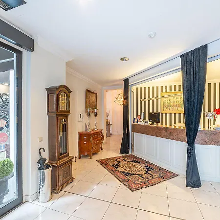 ラ レジャンドゥ 3* ブリュッセル