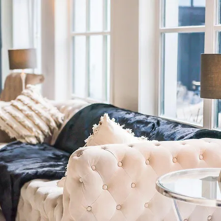 ホテル ラ レジャンドゥ 3*