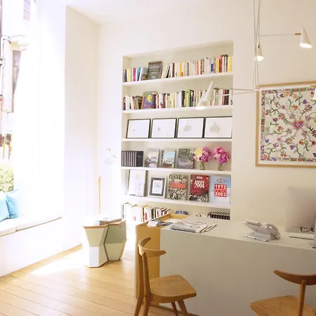 Des Galeries Hotell 4*