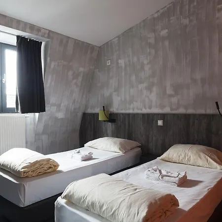 Brxxl 5 Centre Hostel