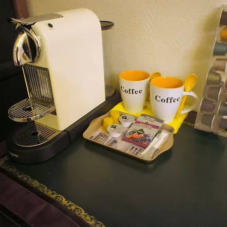 J And R * בריסל