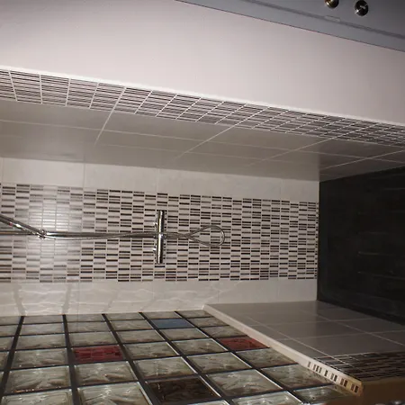 J And R * בריסל