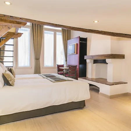 Отель Agora Grand Place 3*