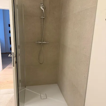 Apartment The Experience - 2 Bedroom Bright, Spacious & *