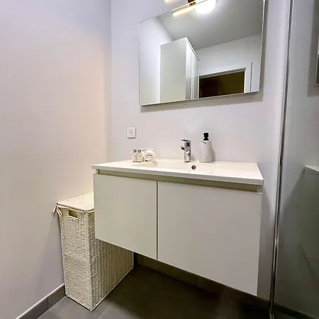 Апартаменты Cosy Flat For 2pers 5 Min From Gare Du Midi By Transport