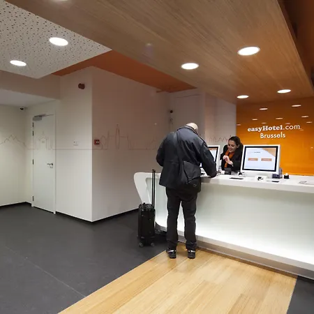 Hotel Easyhotel Centre 3*