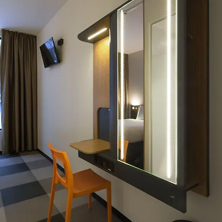 ホテル イージーホテル シティ センター 3*