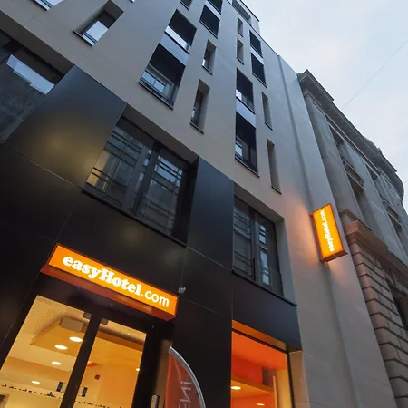 Easyhotel Centre 3*