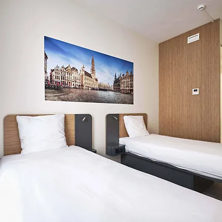 Hotel Easyhotel Centre 3*