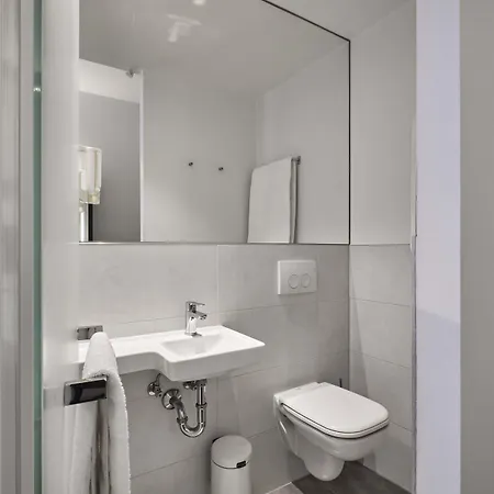 Easyhotel Centre Hotel