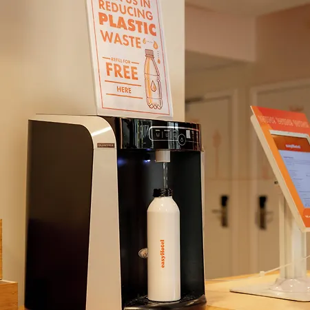 イージーホテル シティ センター ホテル 3*