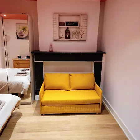 Modern Half-basement 1br Near Montgomery & Vub شقة *