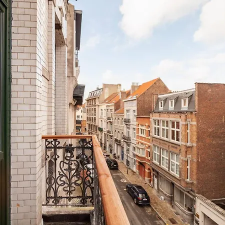 New Self Check In 2 Floor Near Chatelain Apartment