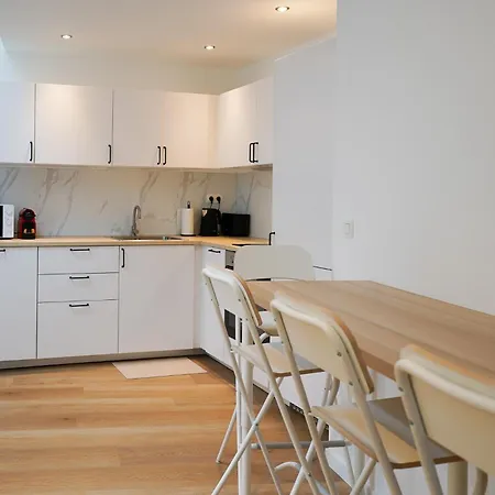 Apartman Douvres 7 *