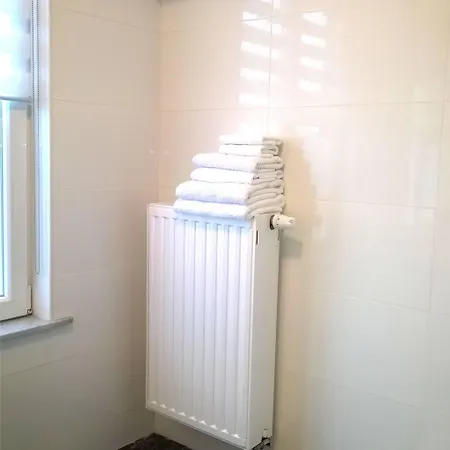 Apartament Almost White, Near Train, Metro N7688 Bruksela