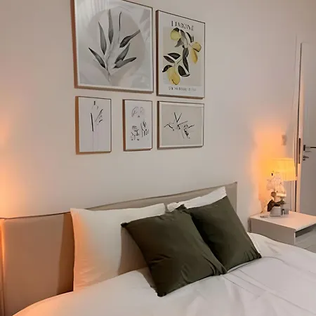 Cozy Private With Terrace & Workspace