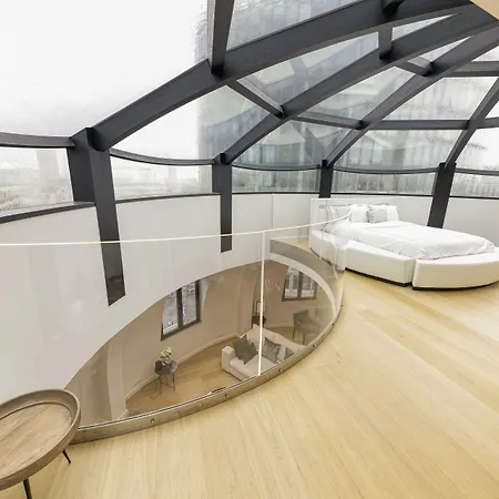 Triplex Penthouse In The Center Brüssel