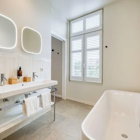 Made In Catherine Hotel