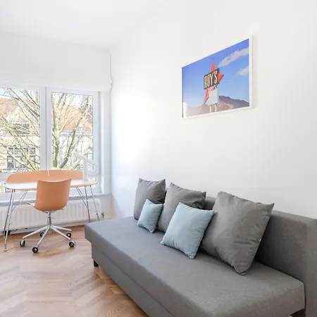 Moliere Design Apartment *