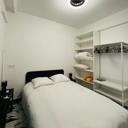 Charming 1 Bedroom With Terrace Apartmán