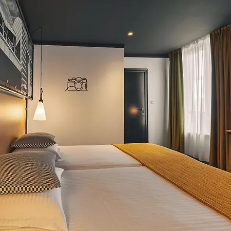 Zoom Hotel
