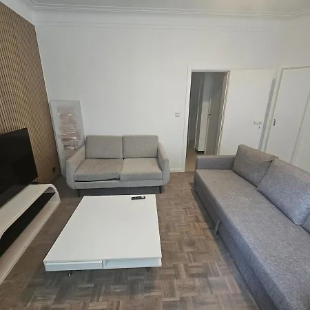 Cozy With Terrace Διαμέρισμα *