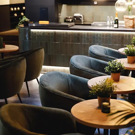 ホテル ズーム 4*