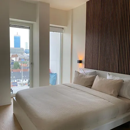 Designer On The Skyline Of * ブリュッセル