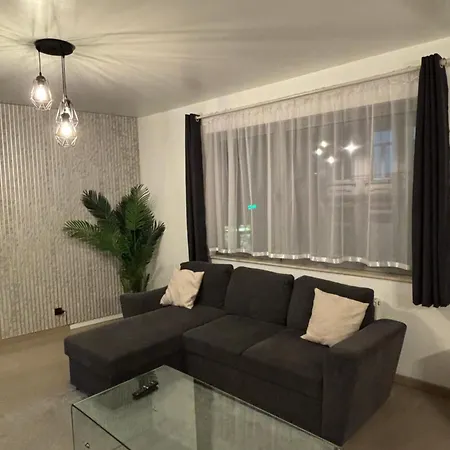 Stylish, Modern & Spacious In Apartment