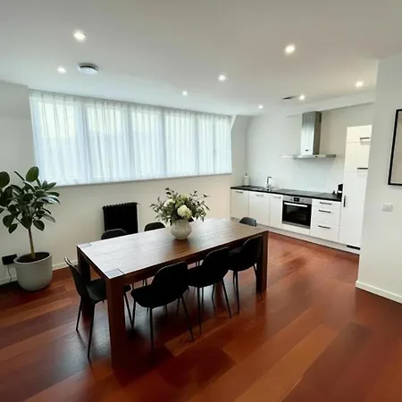 At Universite Libre De * Bryssel