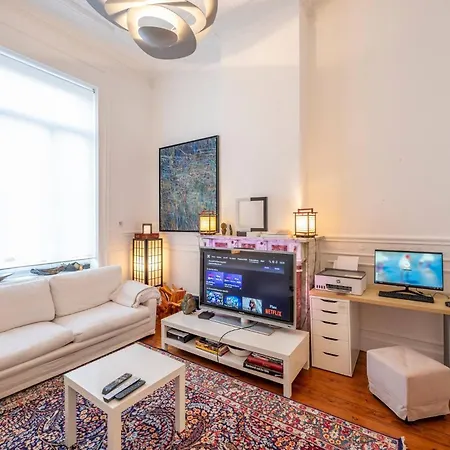게스트하우스 Euro Edens Cosy Historic In Jacuzzi, Garden, Location 3*