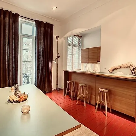 Loft A Stone's Throw From Place Brugmann Bruksela