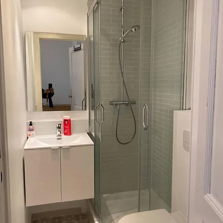 דירה 1 Bedroom W Kitchen And Bathroom In Trendy St Gilles