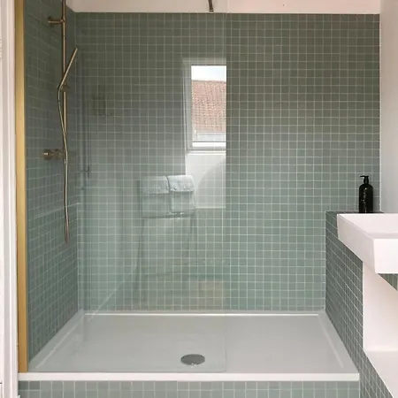 Penthouse In A Family House 布鲁塞尔