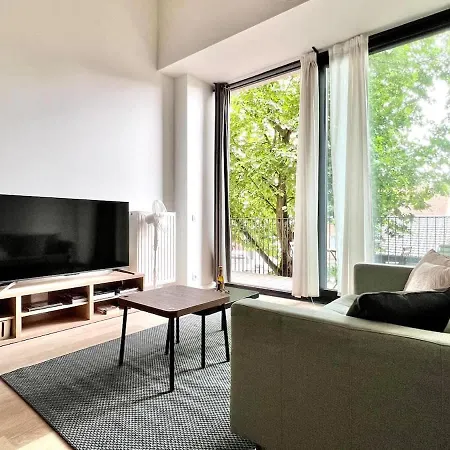 Bright Modern Loft In For 4 Brüssel