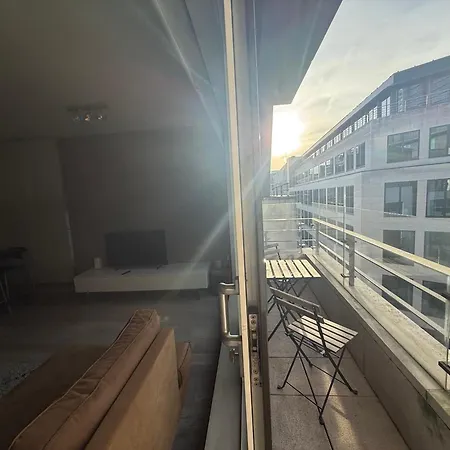 With 2 Bedrooms - Sleeps 6 דירה *