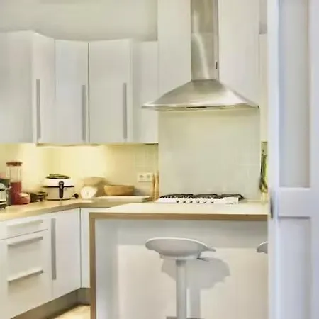 Spacious Terrace In The Heart Of *