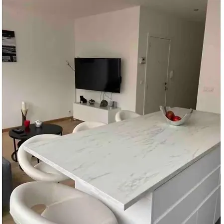 Apparemment 1 Βρυξέλλες